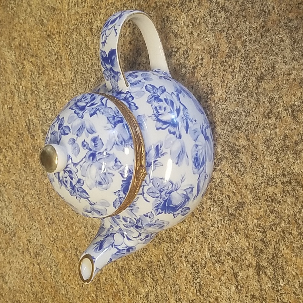 BAUM BROS BLUE AND WHITE PORCELAIN TEAPOT